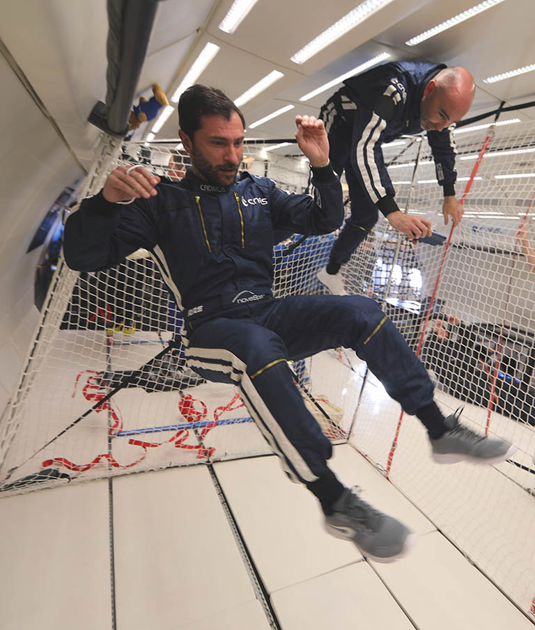 Arnaud Saint-Martin à bord de l'Airbus AERO-G